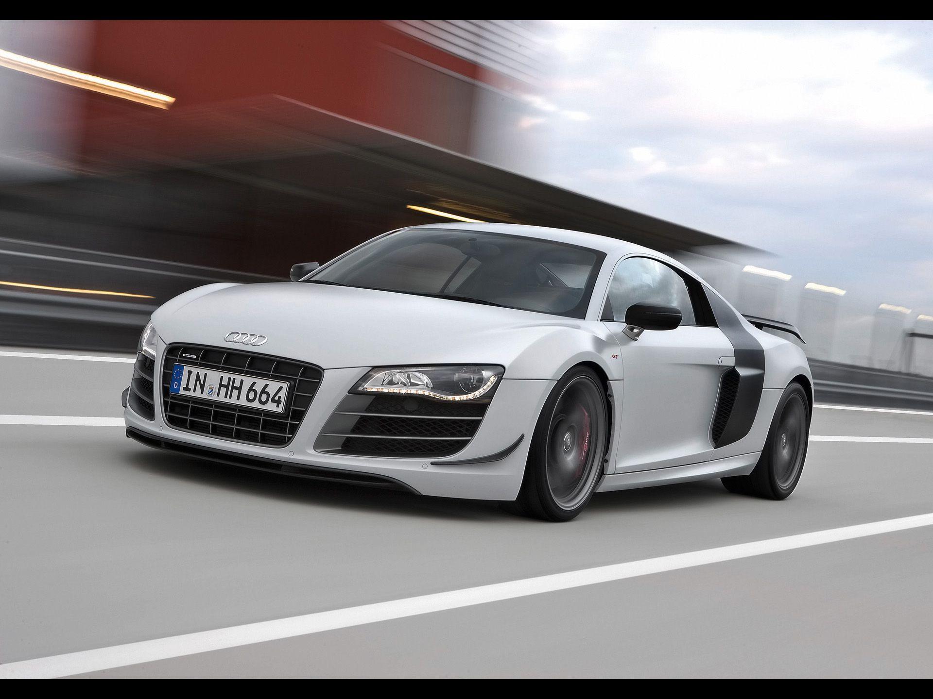 2010 Audi R8 GT vor Hintergrundbilder