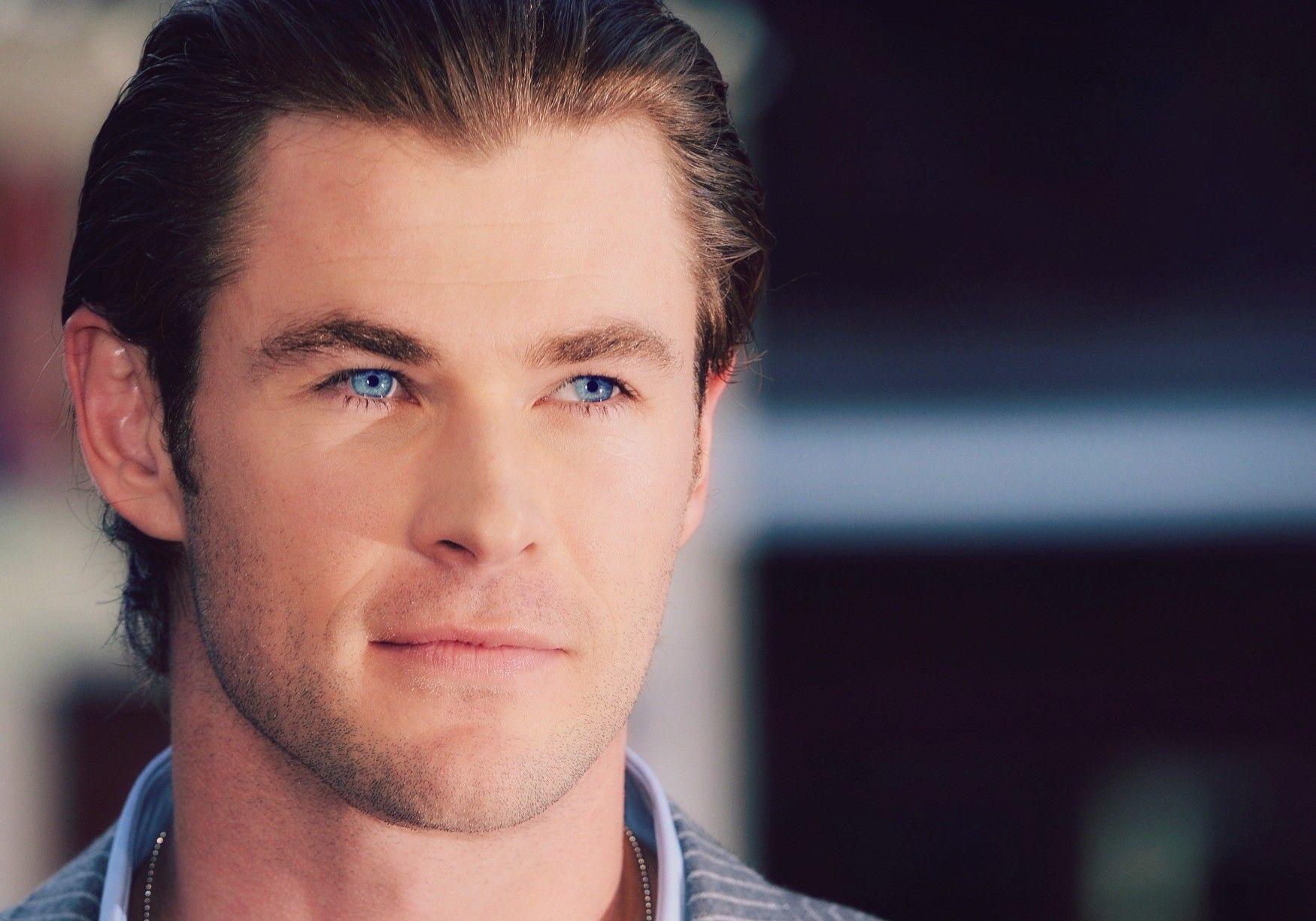 Chris Hemsworth Wallpapers HD Download