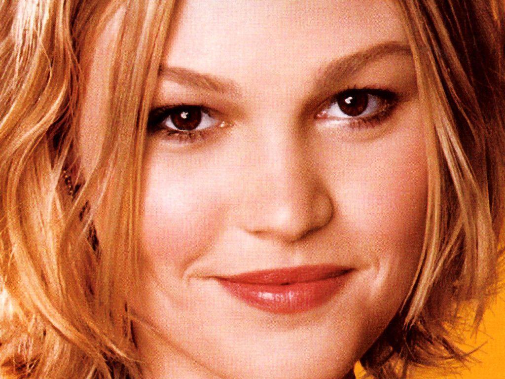 Julia Stiles