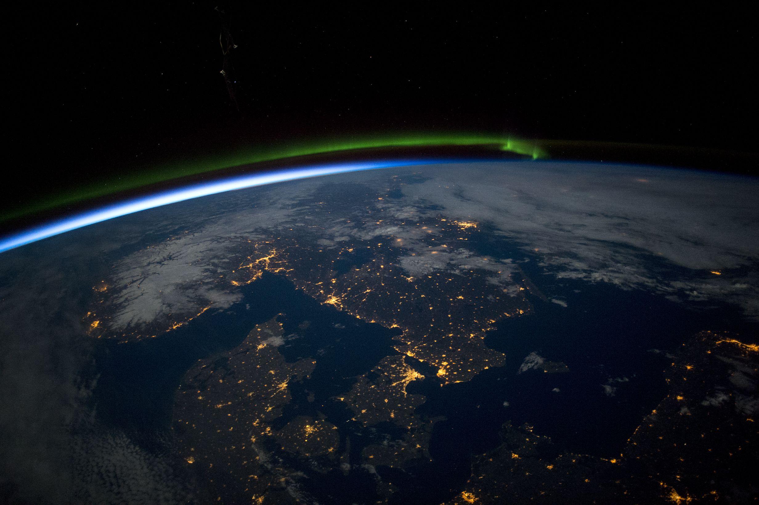 Top 15 Space Station Earth Image of 2015