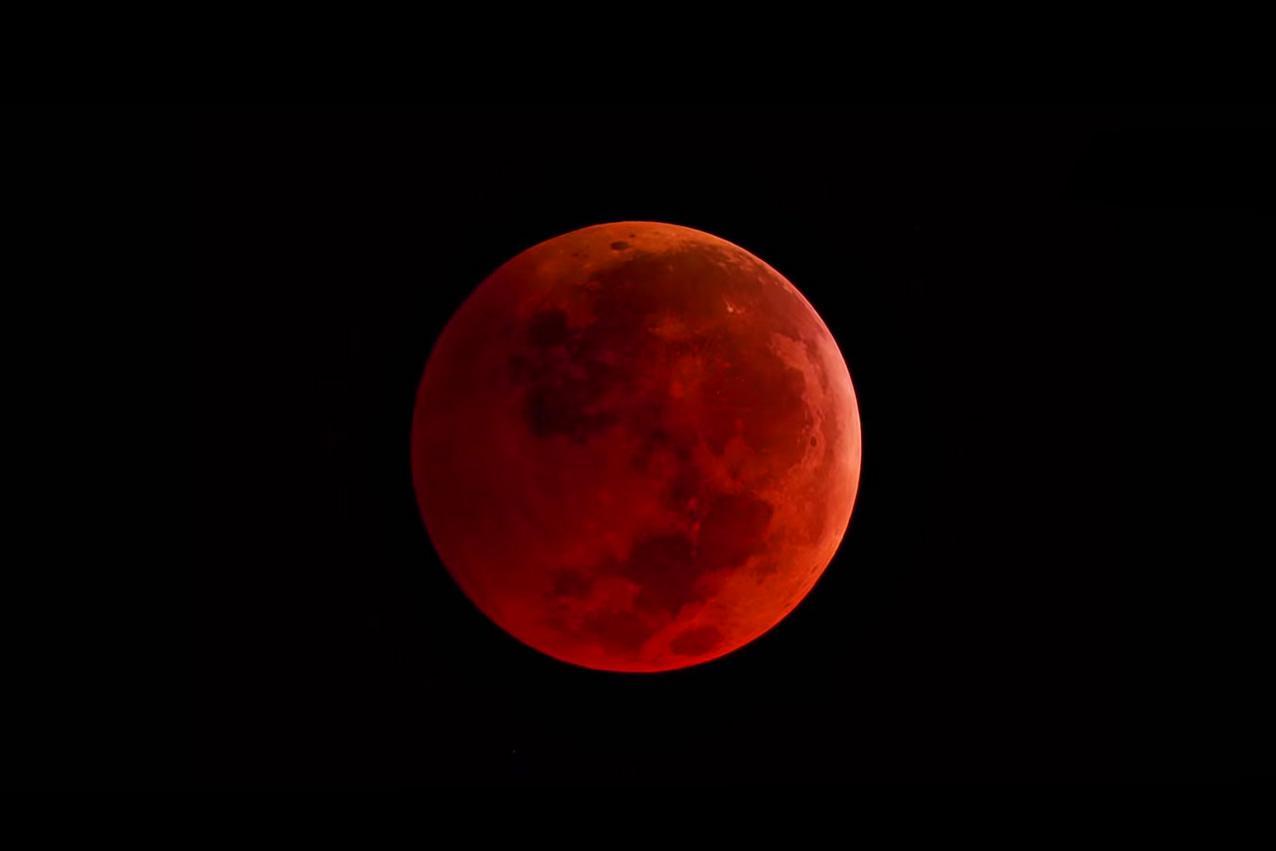 Blood Moon Rising, iPhone Wallpaper, Facebook Cover, Twitter Cover