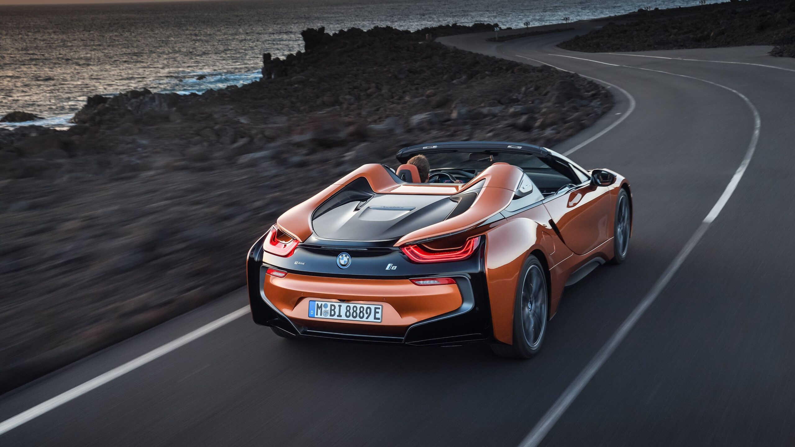 2018 BMW i8 Roadster 4K 2 Wallpapers