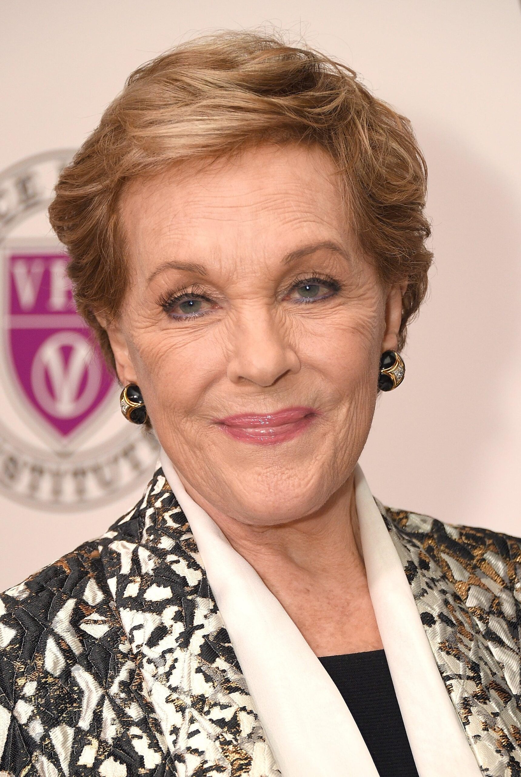 Why Isn’t Julie Andrews in Mary Poppins Returns?