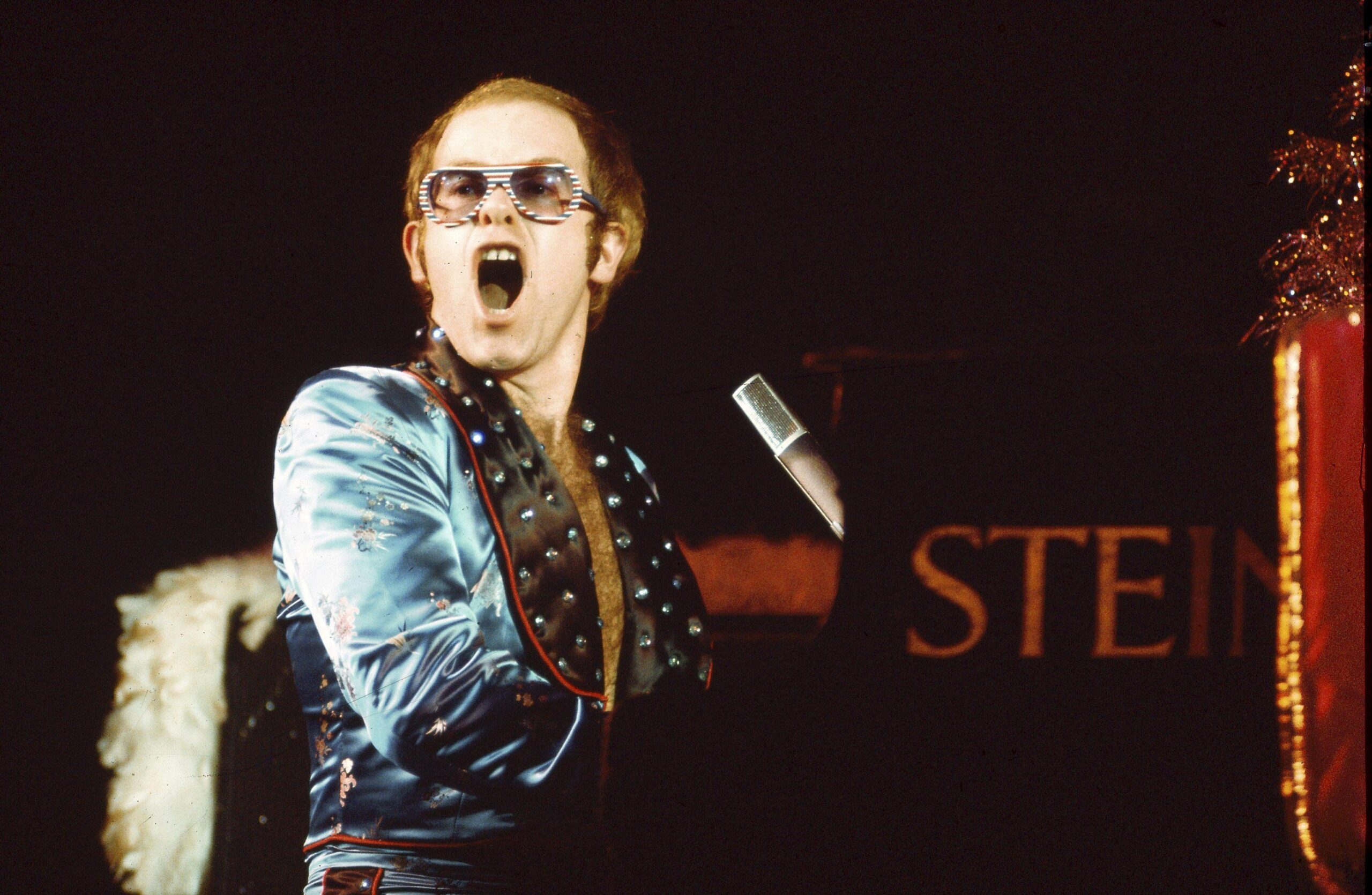 ELTON JOHN rock pop glam classic piano concert wallpapers