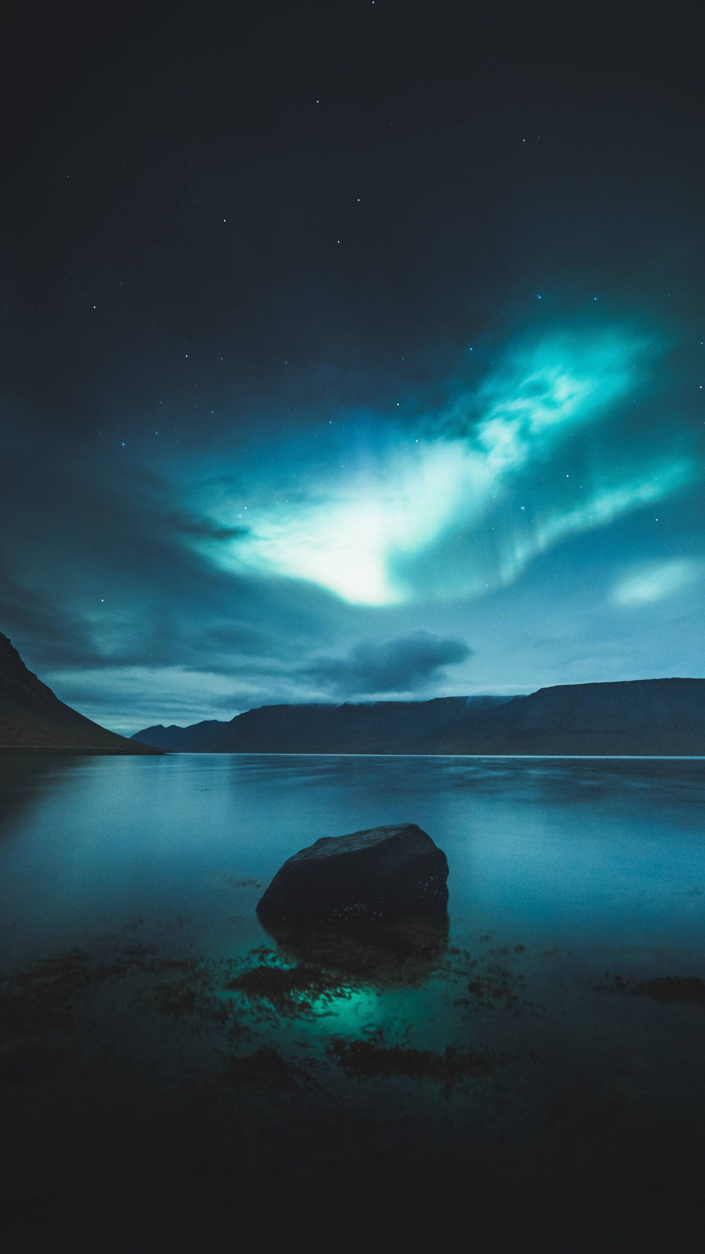 Download wallpapers northern lights, iceland, lake, 4к