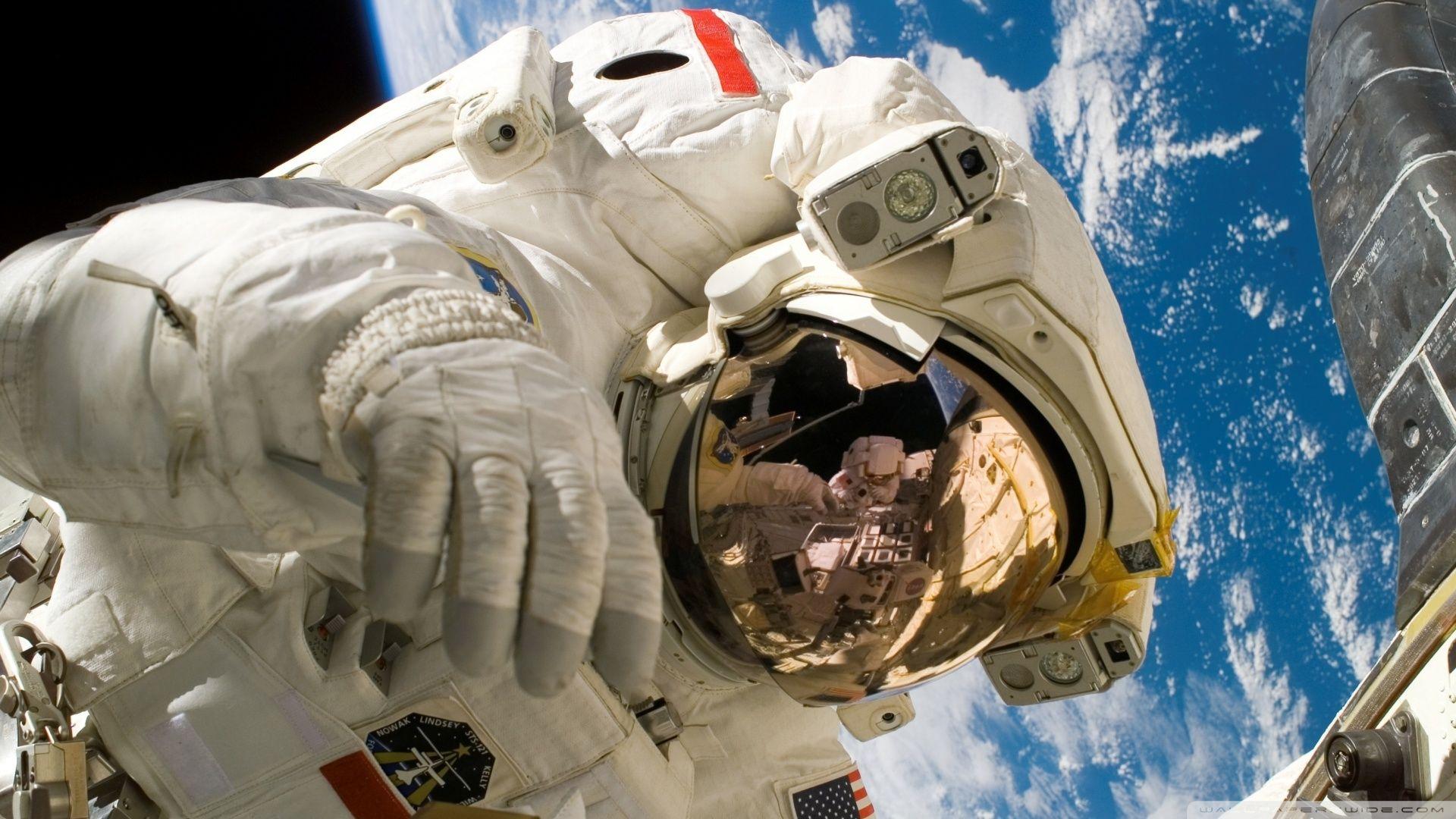 Cosmonaut HD desktop wallpapers : Widescreen : High Definition