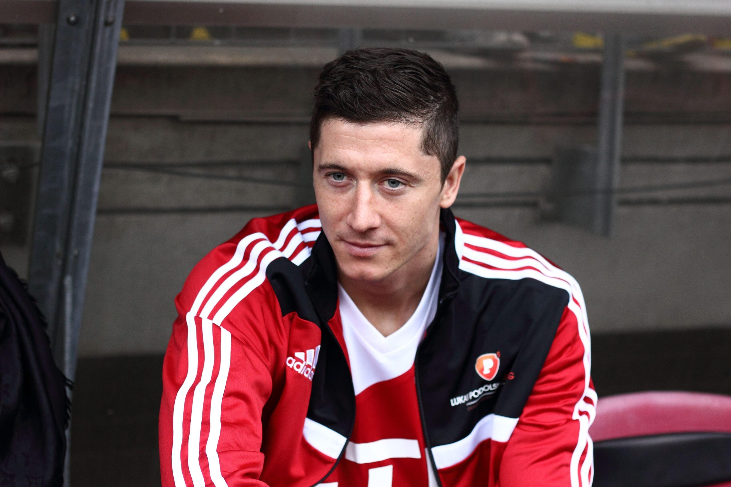 14 Robert Lewandowski HD Wallpapers