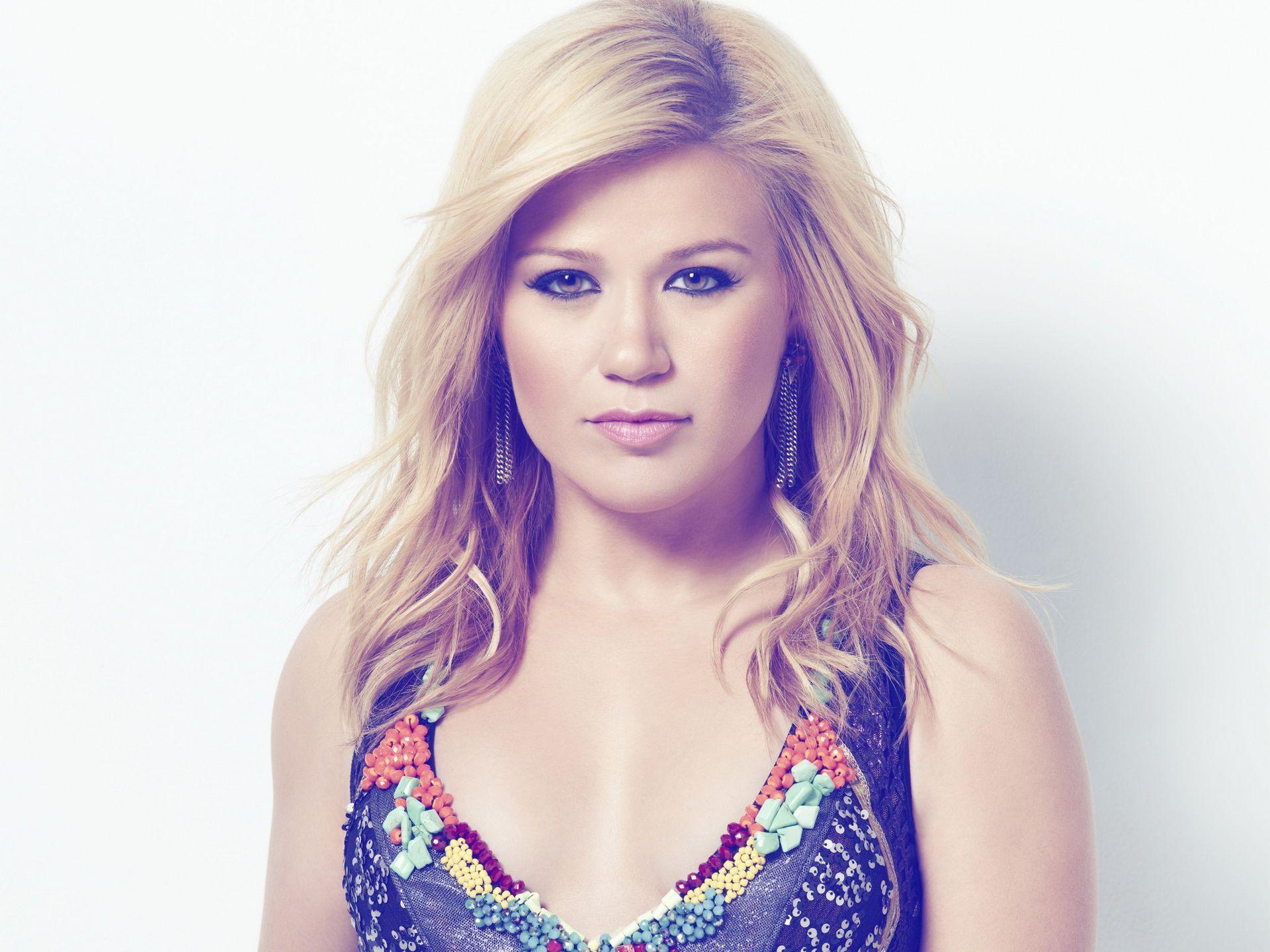 19 HD Kelly Clarkson Wallpapers