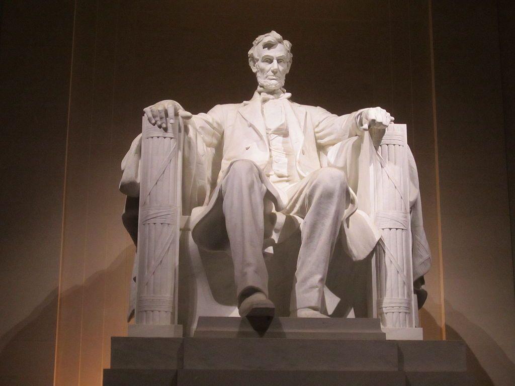 File:Lincoln Memorial, Washington, DC in 2012