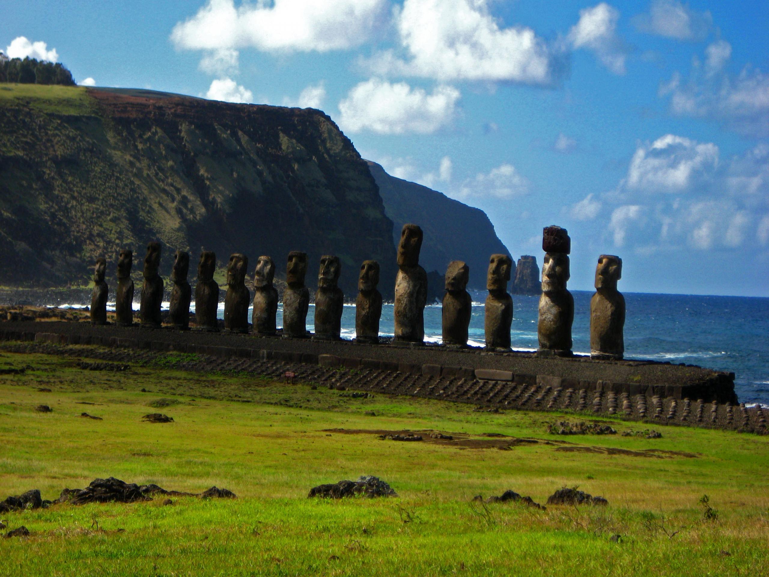 File: Easter Island Wallpapers