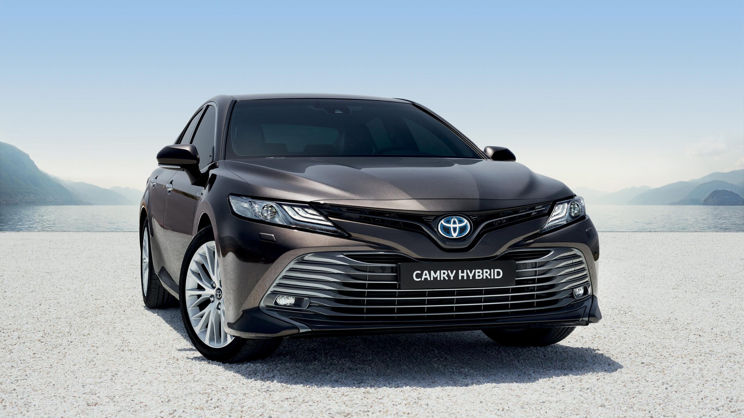 Toyota Camry Hybrid 2019 Wallpapers