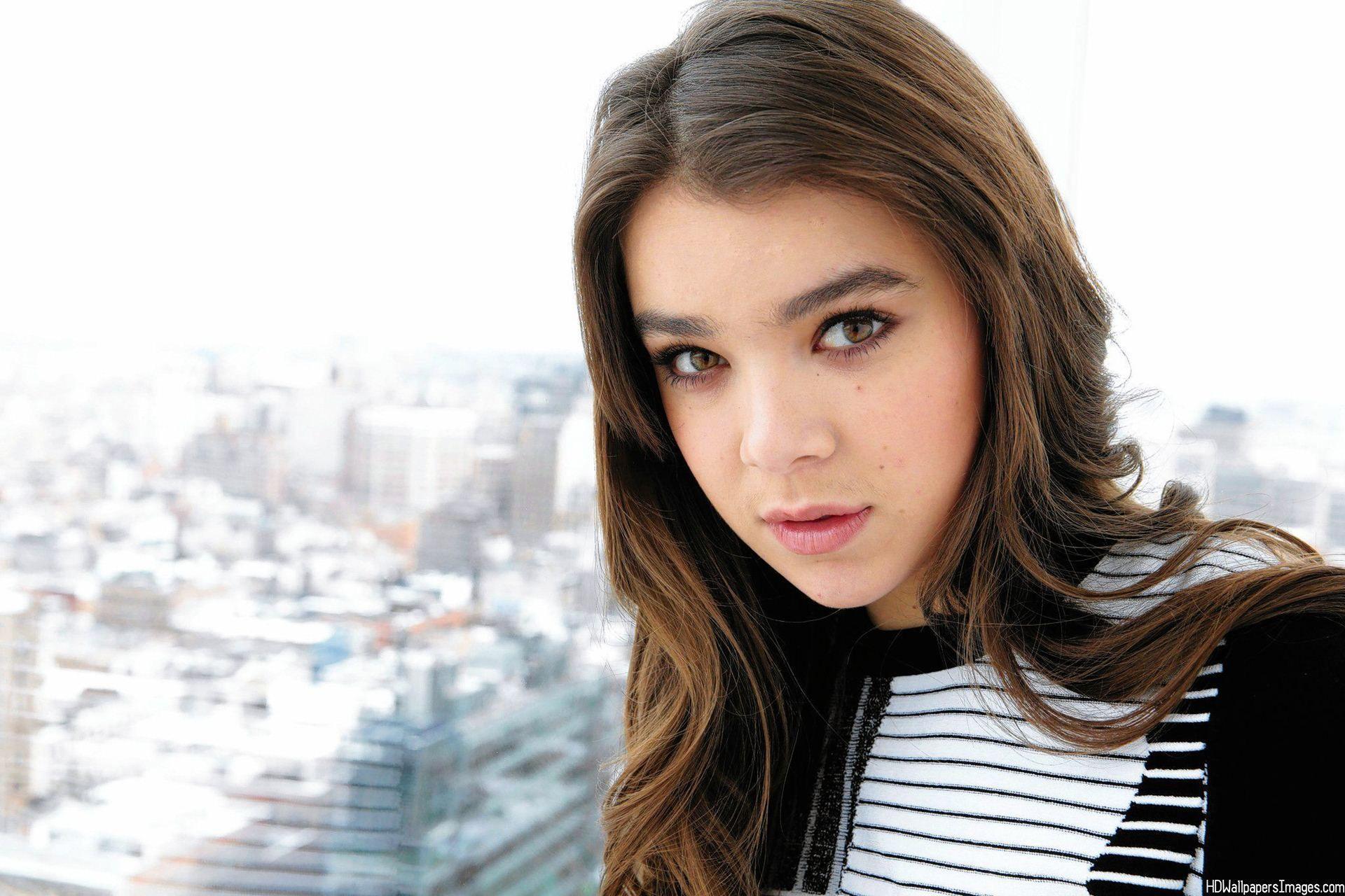 Hailee Steinfeld. Wallpapers list