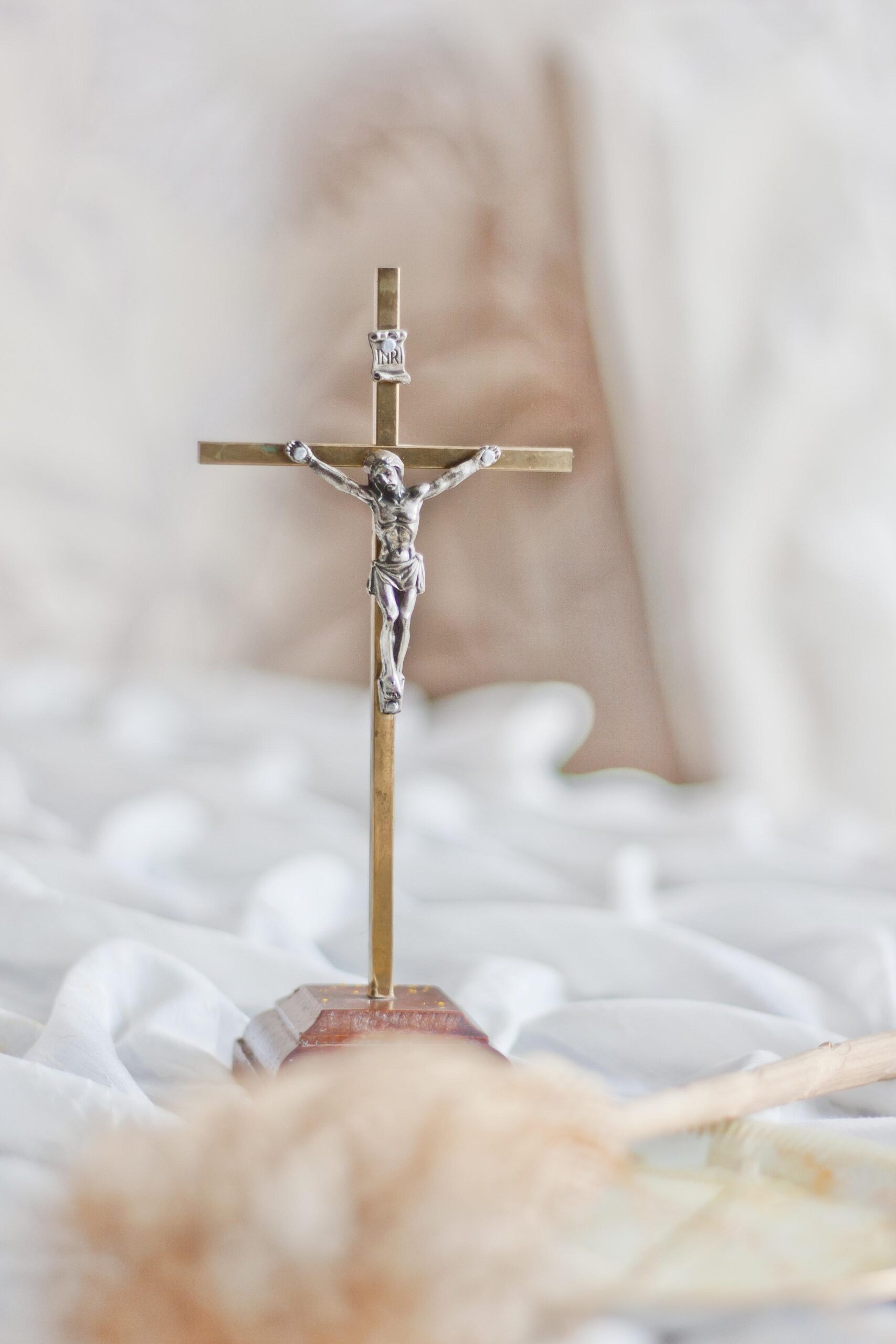 Crucifix · Free Stock Photo