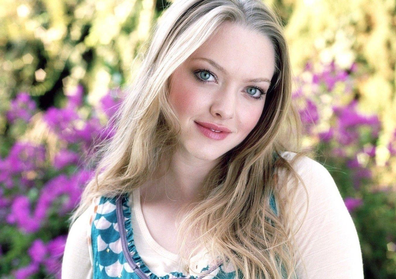 Amanda Seyfried Wallpapers