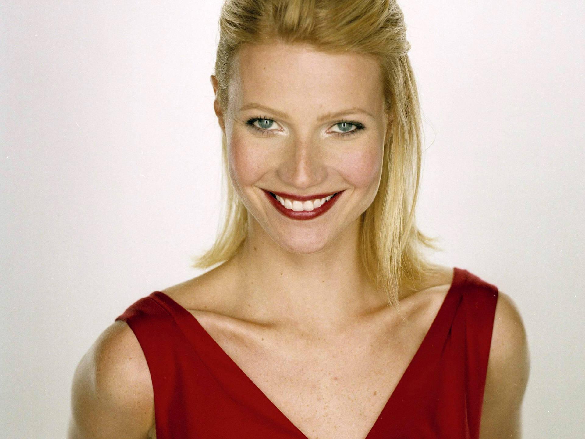 Gwyneth Paltrow Smile Wallpapers