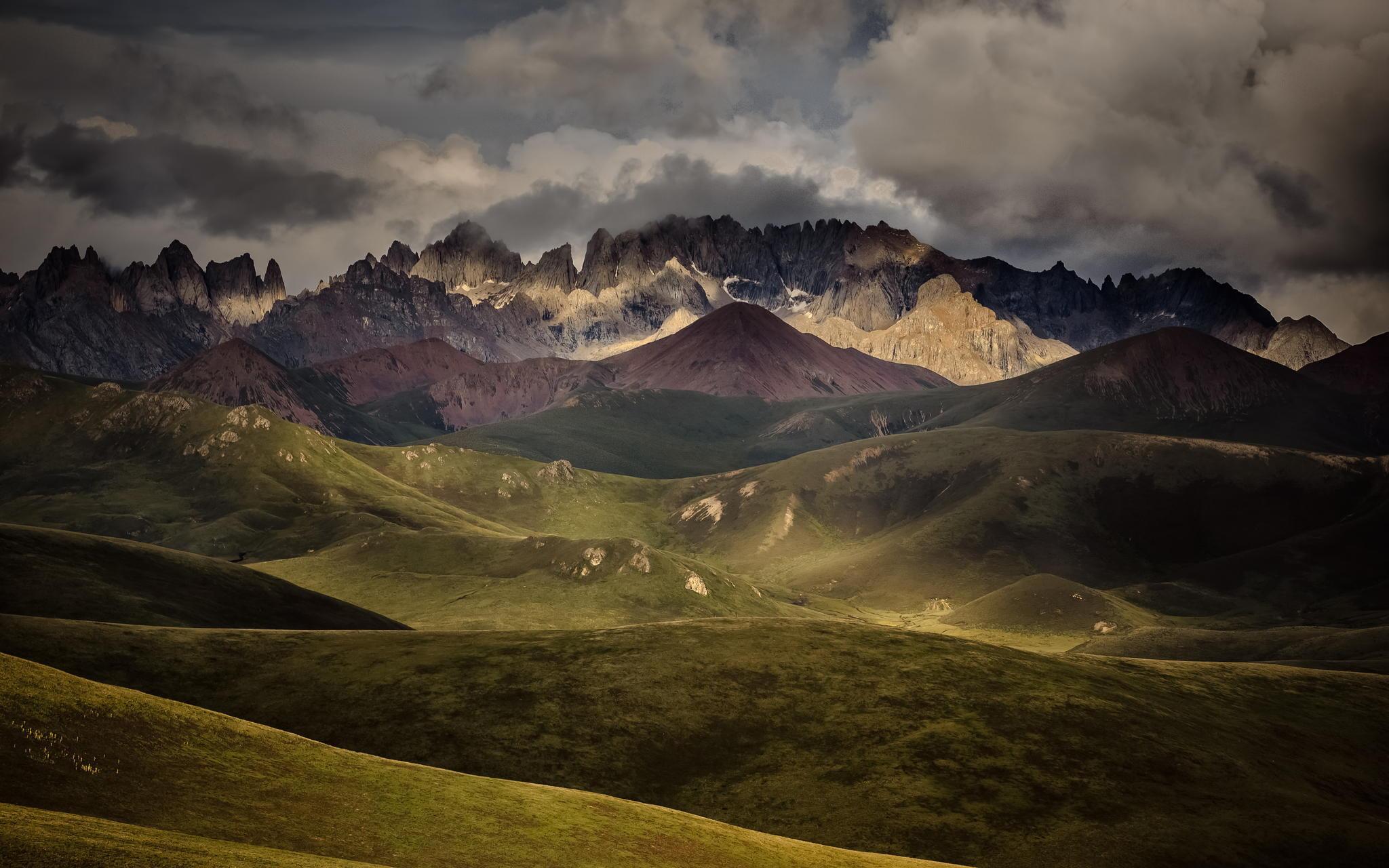 Bayan Har Mountains HD Wallpapers