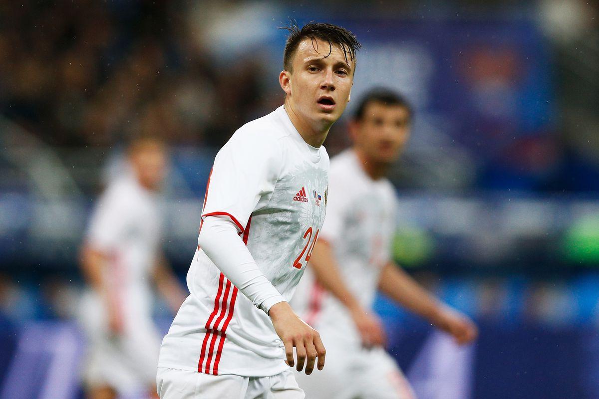 Report: Juventus make first offer for Aleksandr Golovin