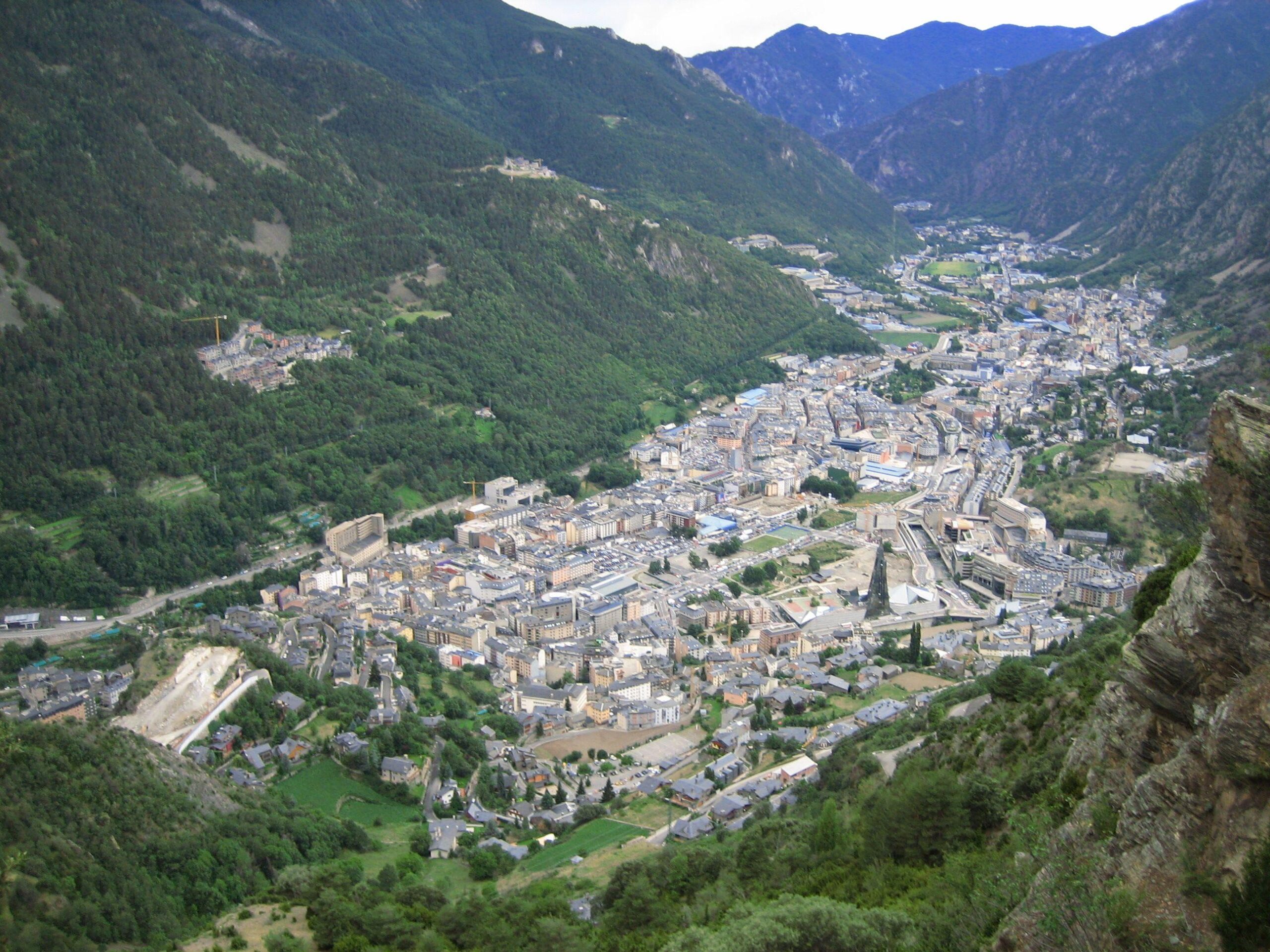 File:Andorra la Vella and Escaldes