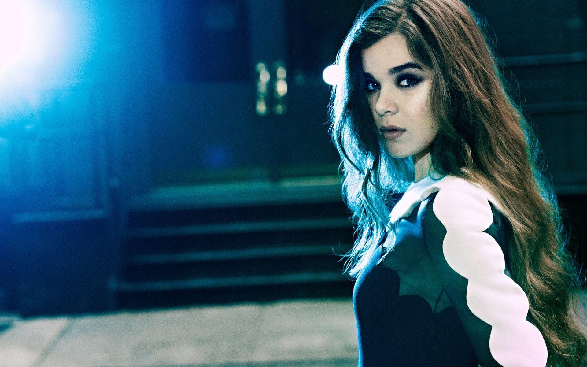 Hailee Steinfeld Wallpapers