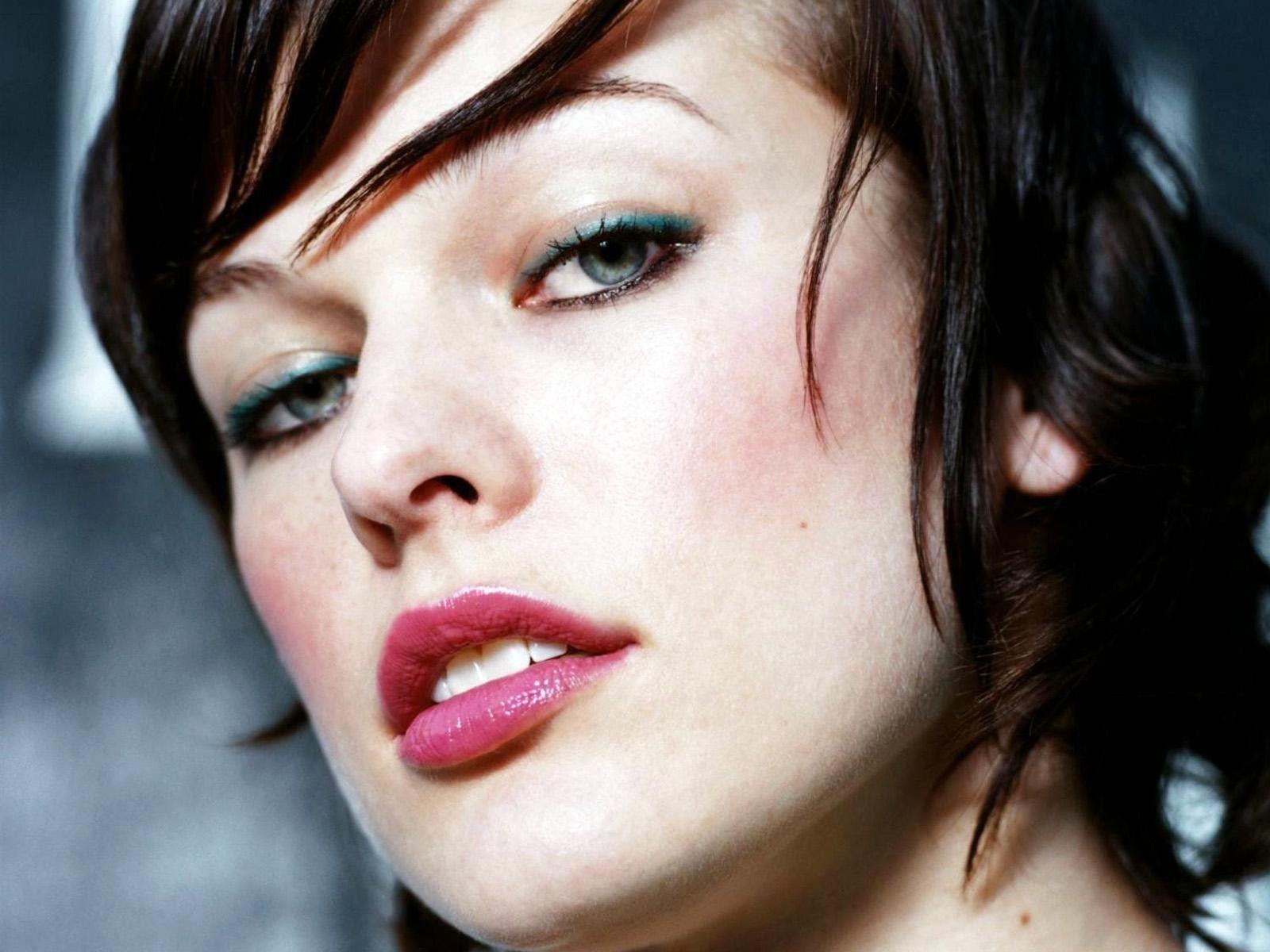 The Image of Actress Milla Jovovich HD Wallpapers