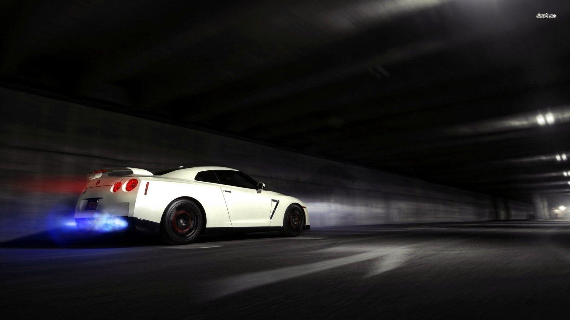 White Gtr Wallpapers Photo