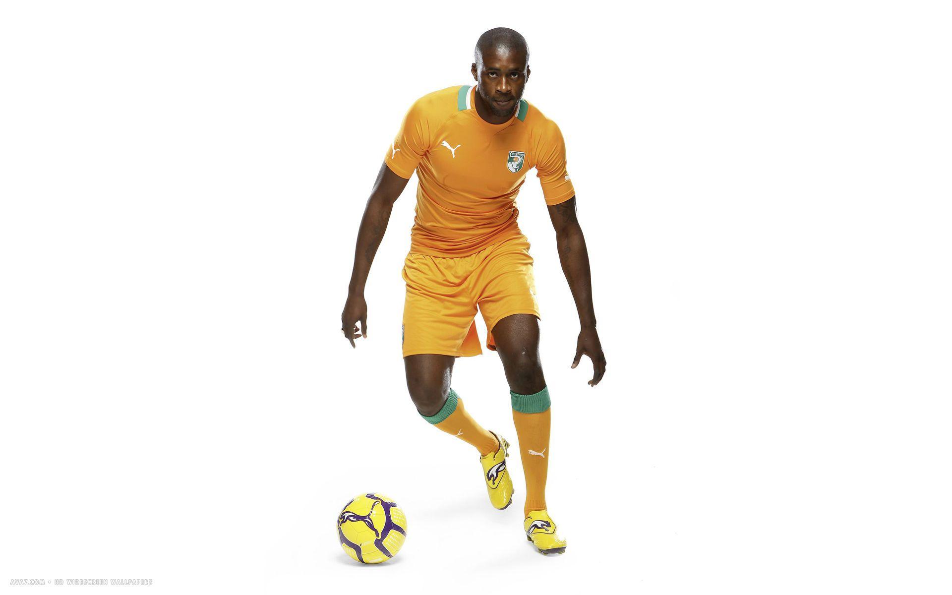 yaya toure football player hd widescreen wallpapers / football