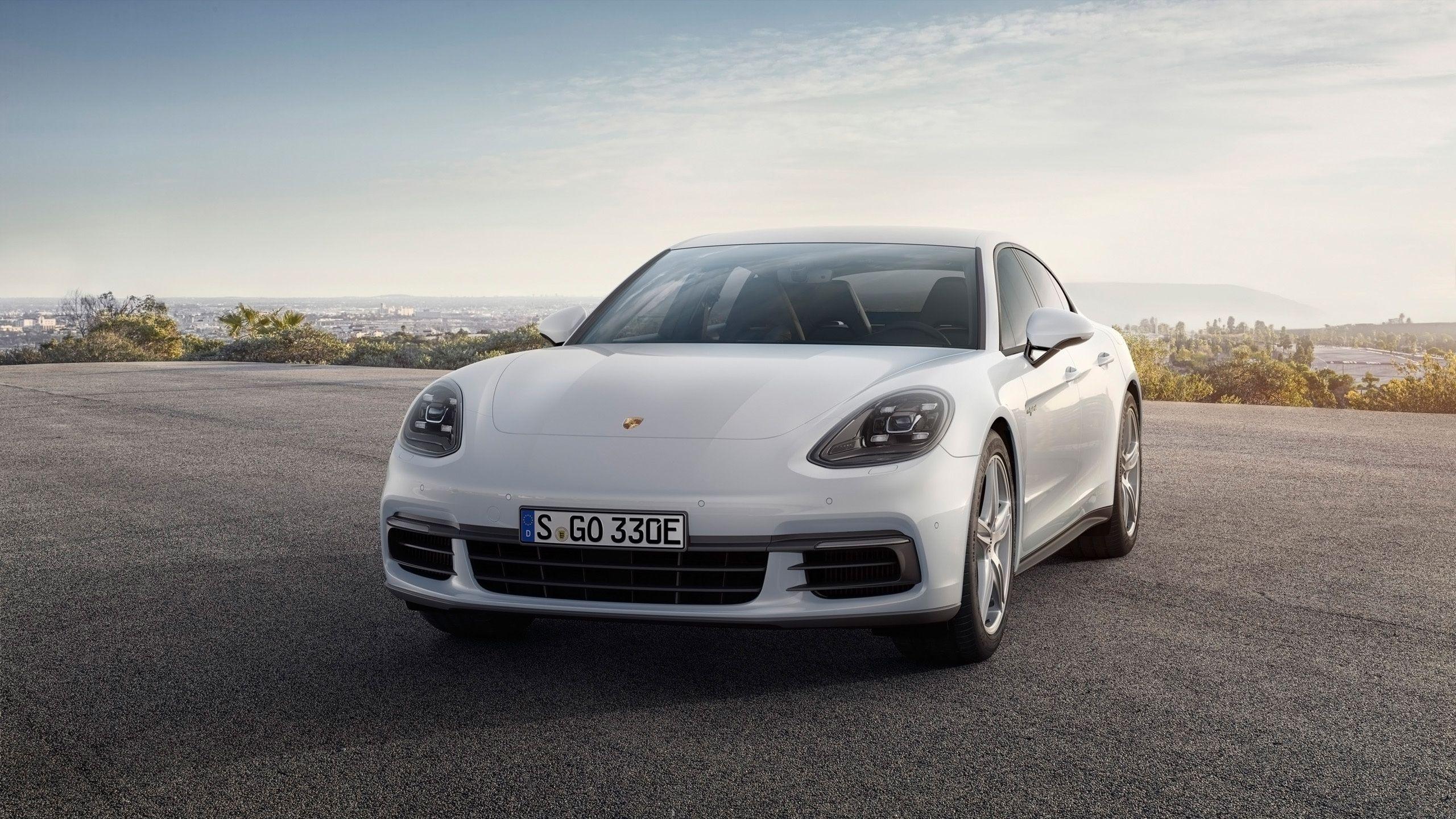 Porsche Panamera 4 E Hybrid 2017 Wallpapers