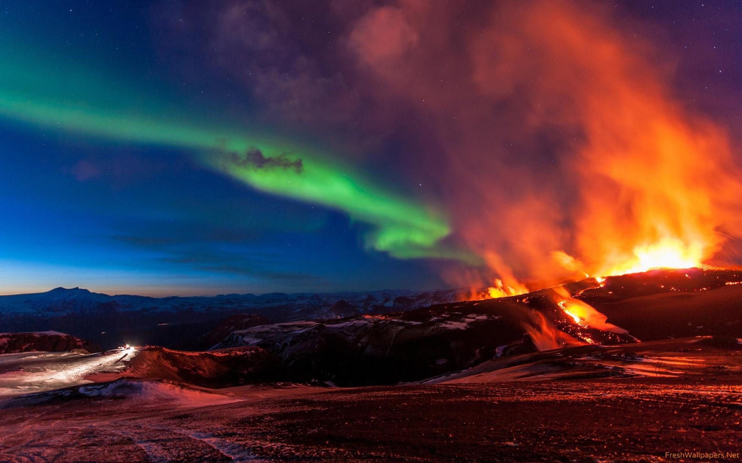 Aurora over the volcano wallpapers