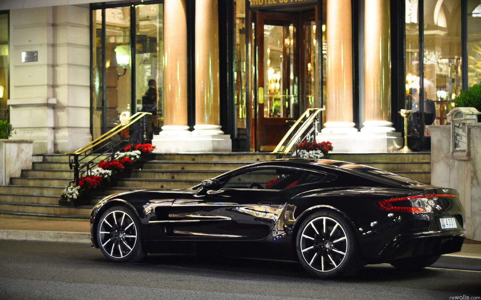 O Aston Martin One 77