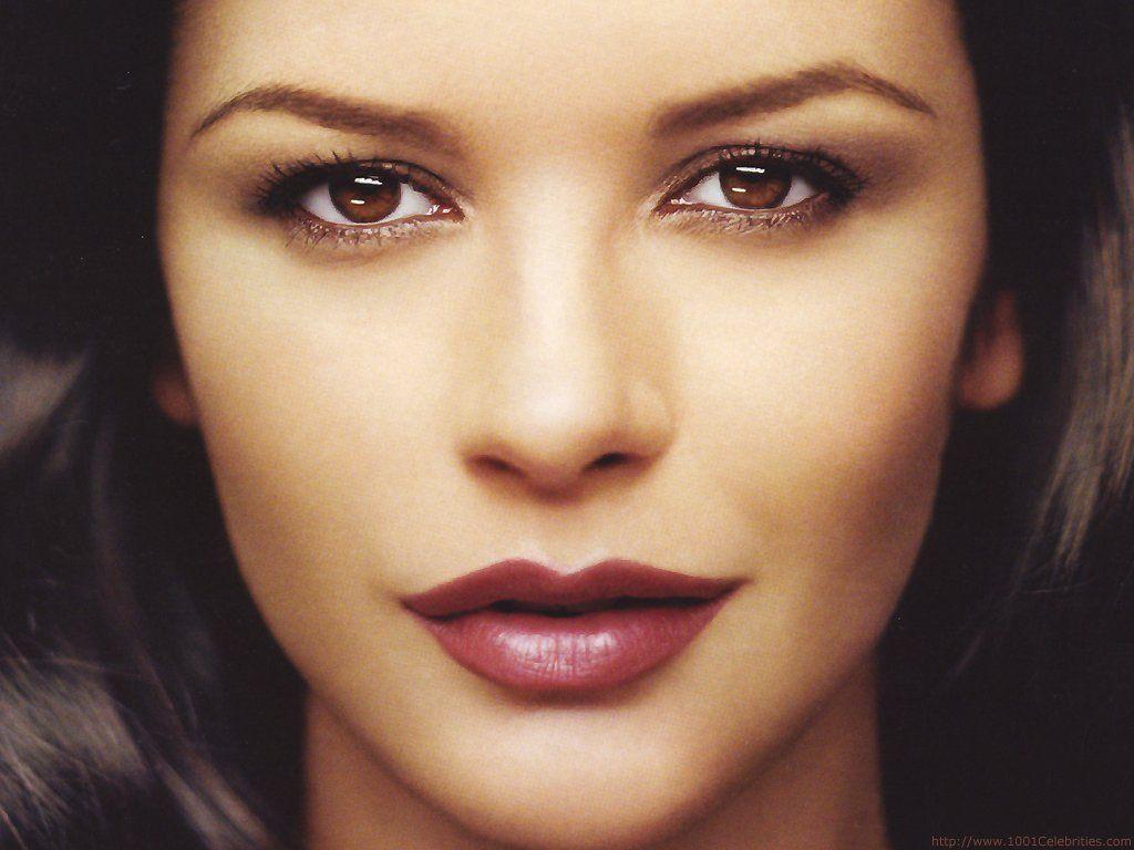 » Catherine Zeta Jones Wallpapers