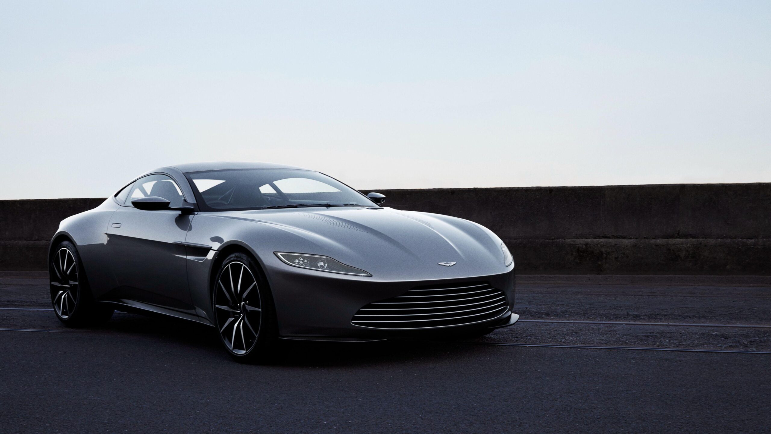 Aston Martin Wallpapers