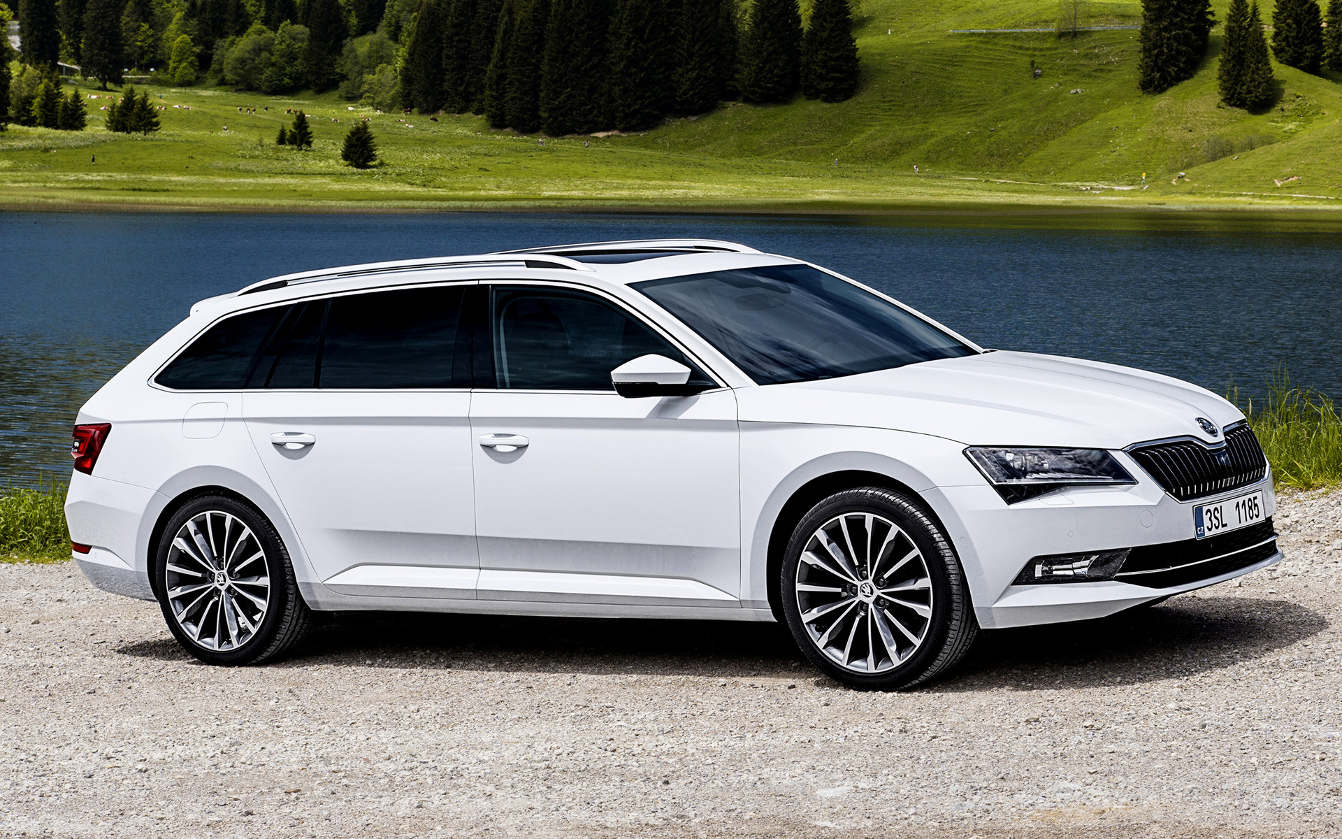 Skoda Superb 2017 HD Wallpapers