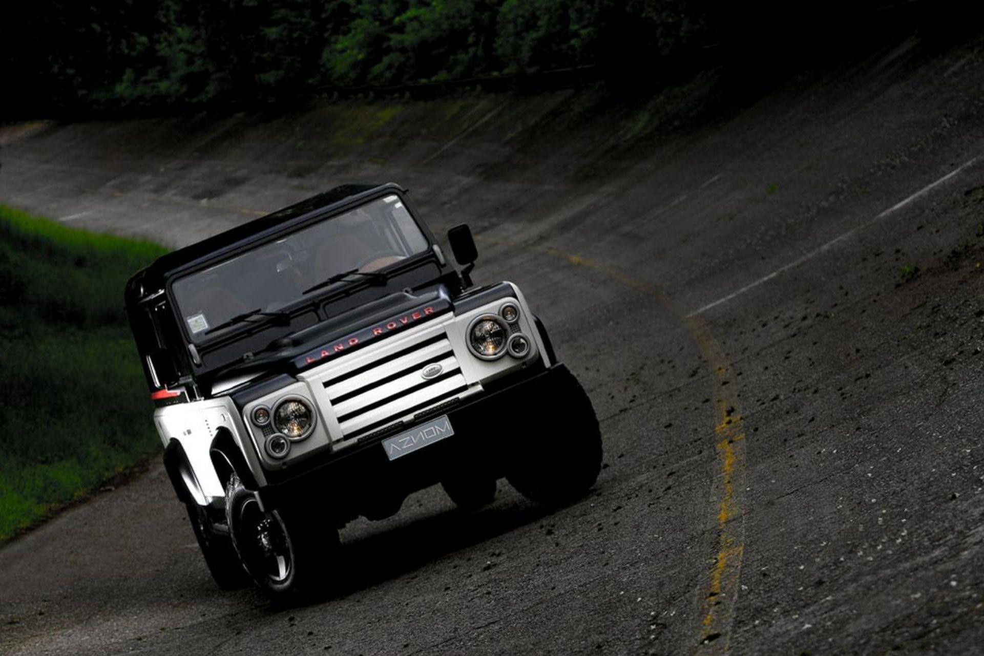 2010 Land Rover Defender Wallpapers