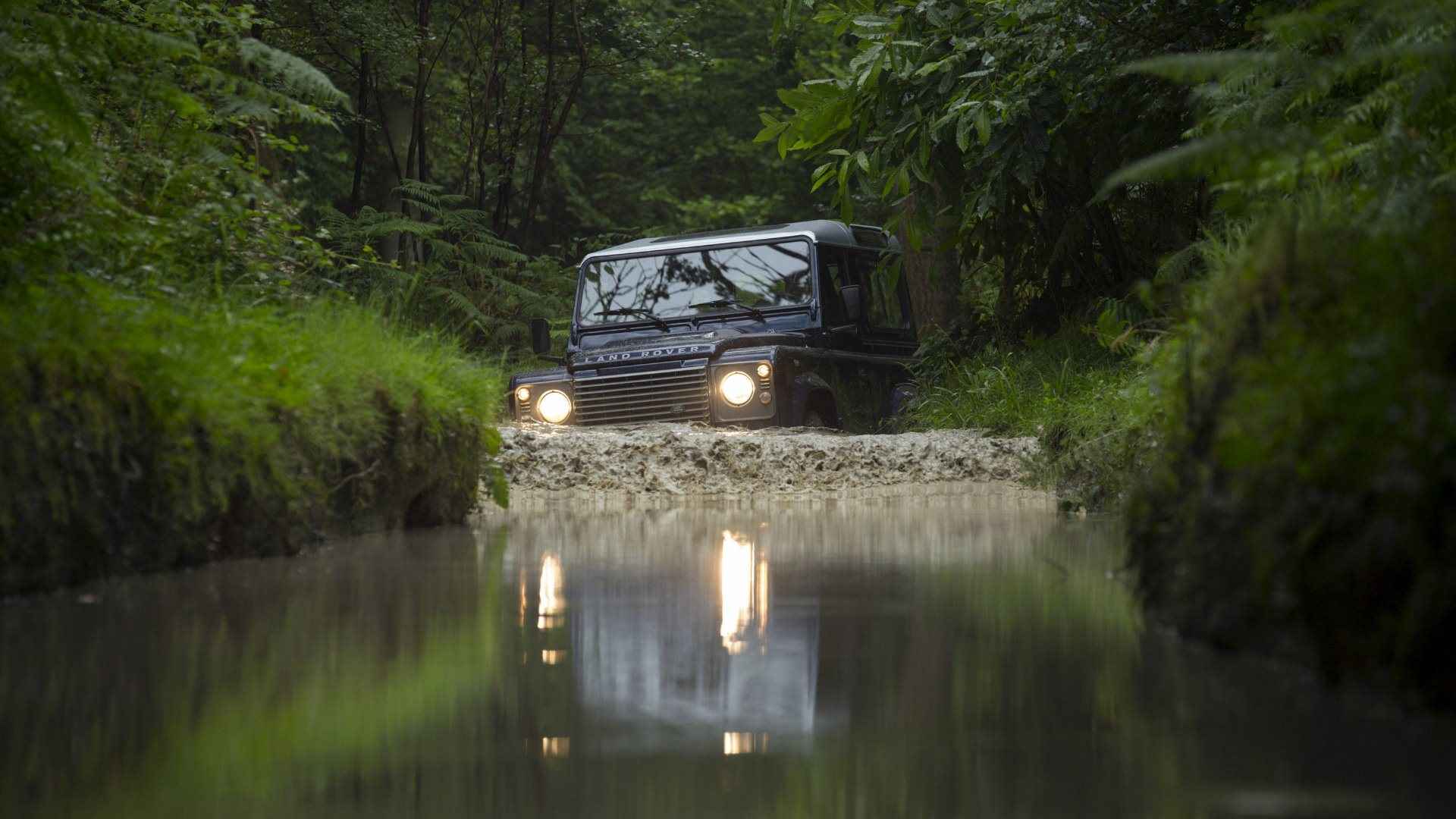 Land Rover Defender Off Road Wallpapers