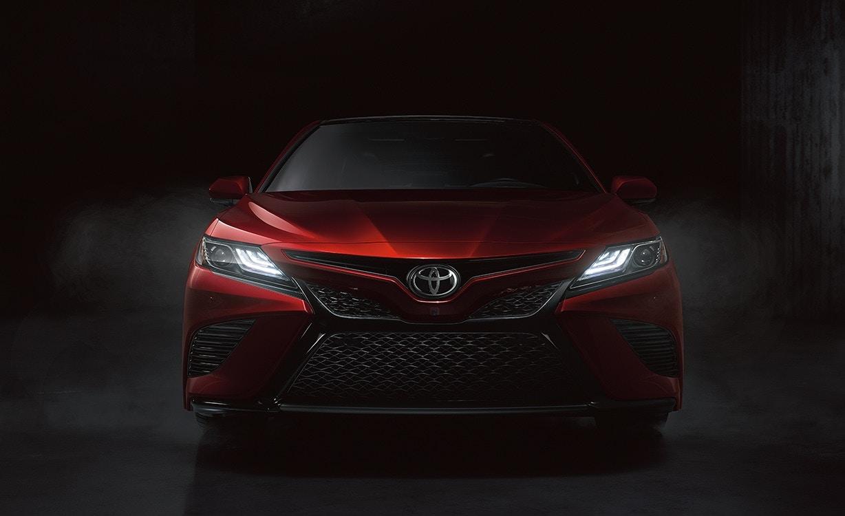 2018 Toyota Camry red color front hd wide wallpapers