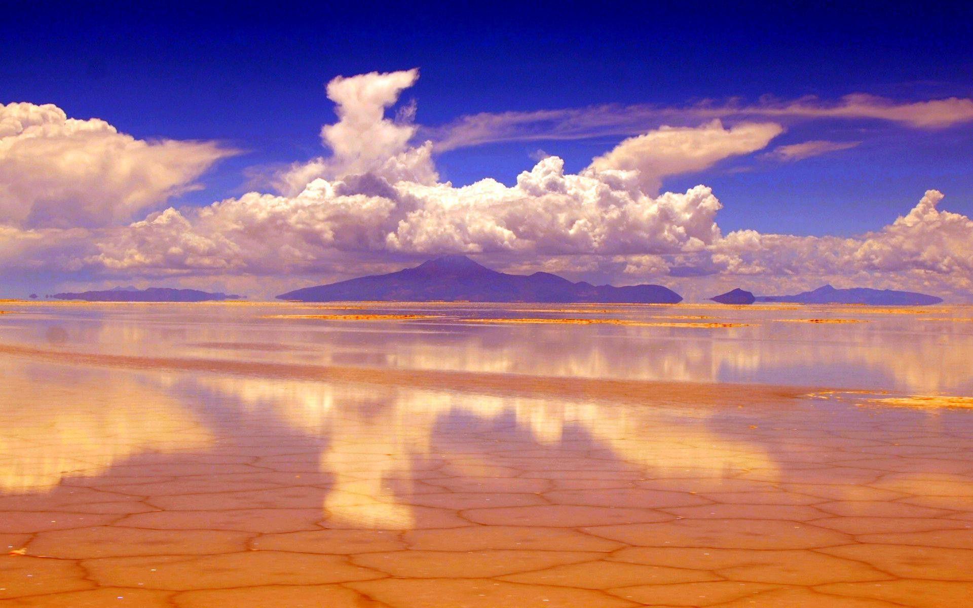 Salar de Uyuni Salt pan Reflection in Bolivia Wallpapers free