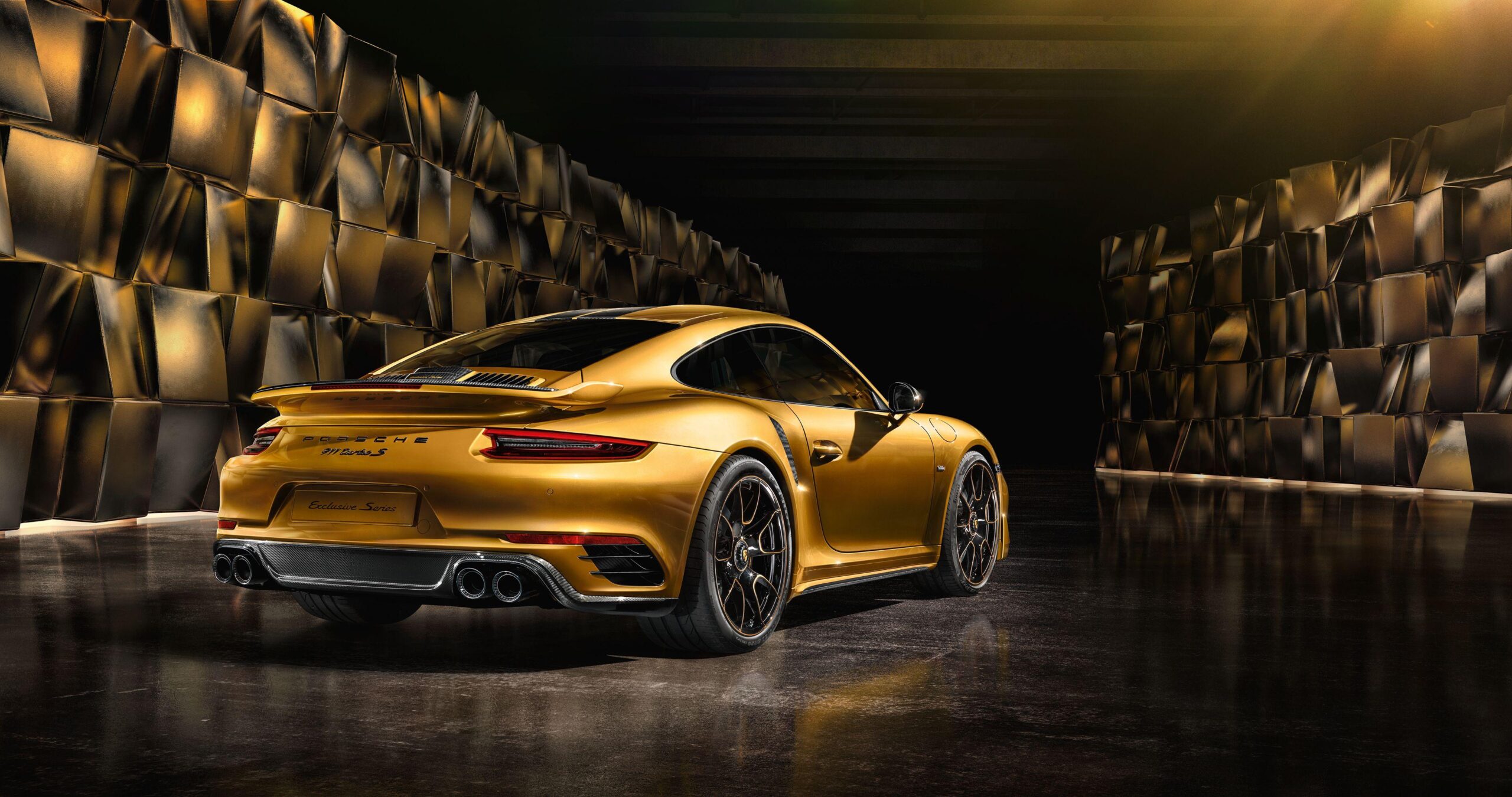 Download 14 Porsche 911 Turbo S Wallpapers