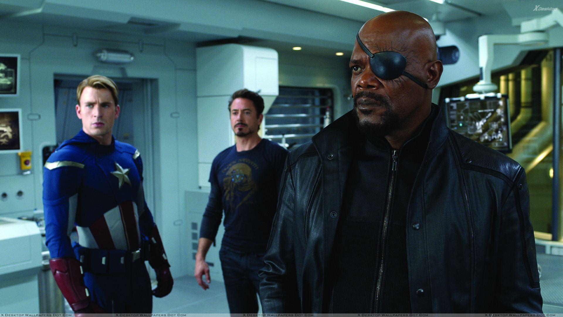 The Avengers – Samuel L. Jackson As Nick Fury Gun In Hand Wallpapers