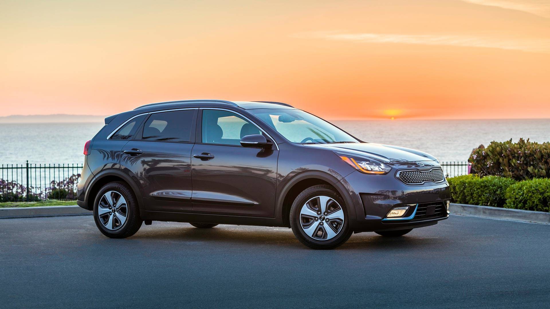 2018 Kia Niro PHEV Starts At $28,840, Goes On Sale Early Next year