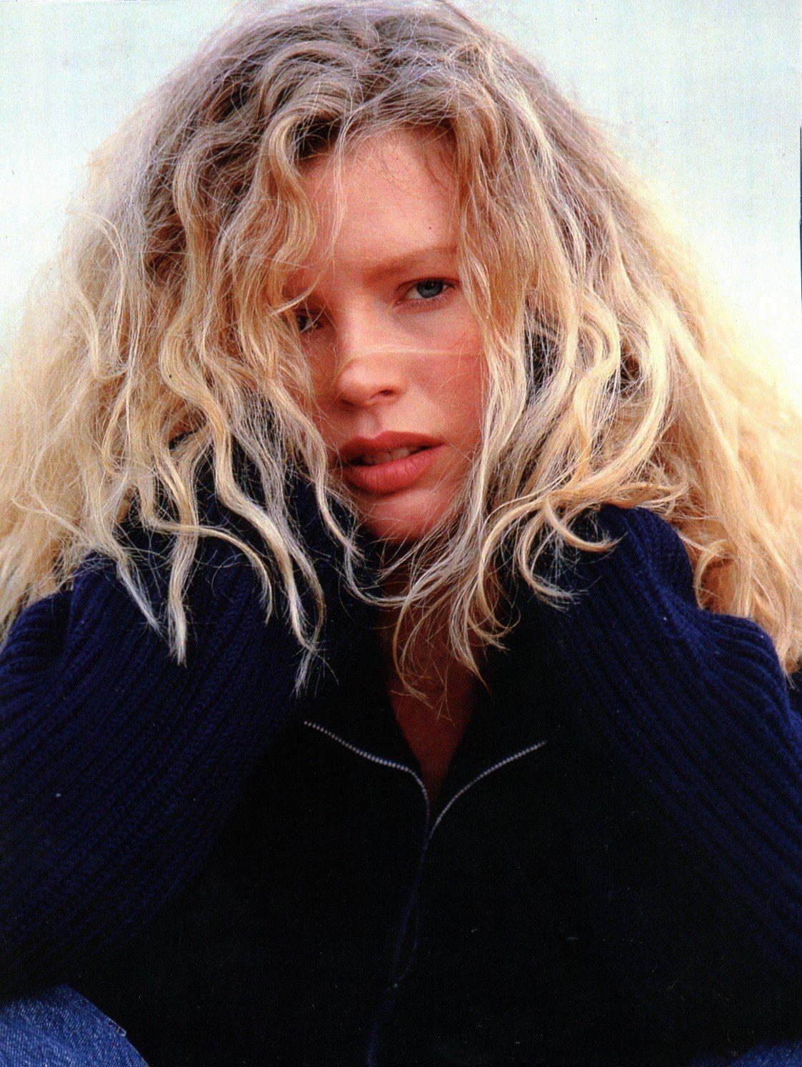 Kim Basinger Hot Wallpapers 11725