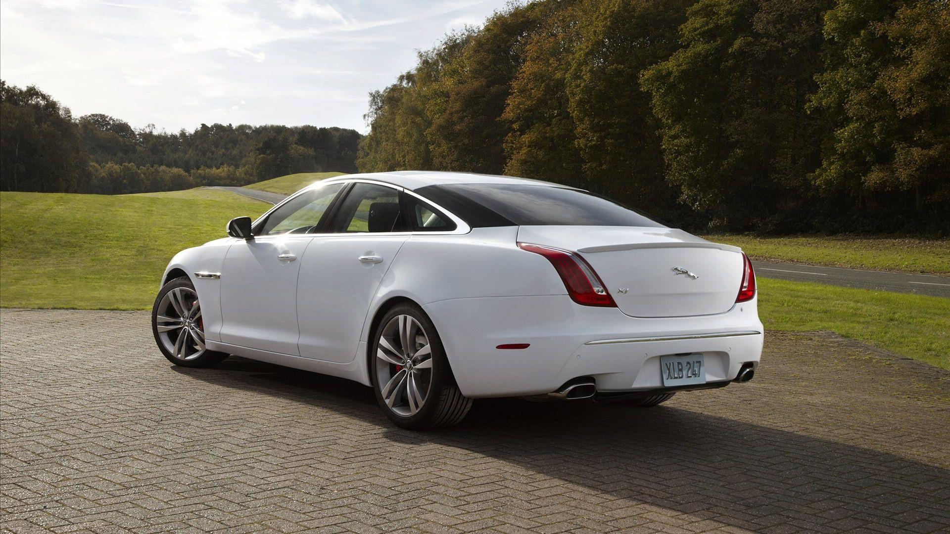 Jaguar XJ wallpapers