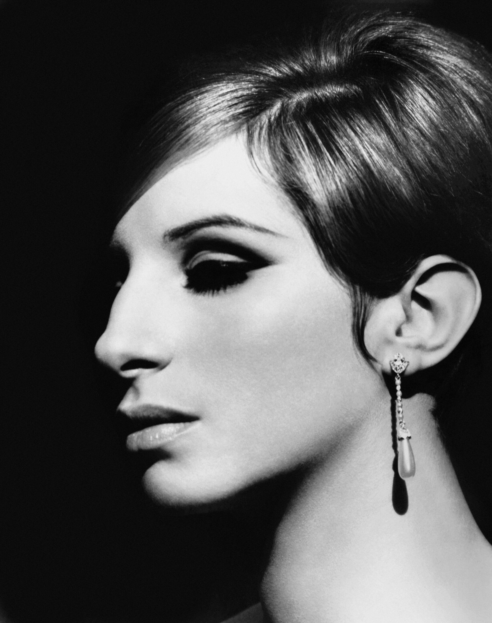 Barbra Streisand HD Desktop Wallpapers