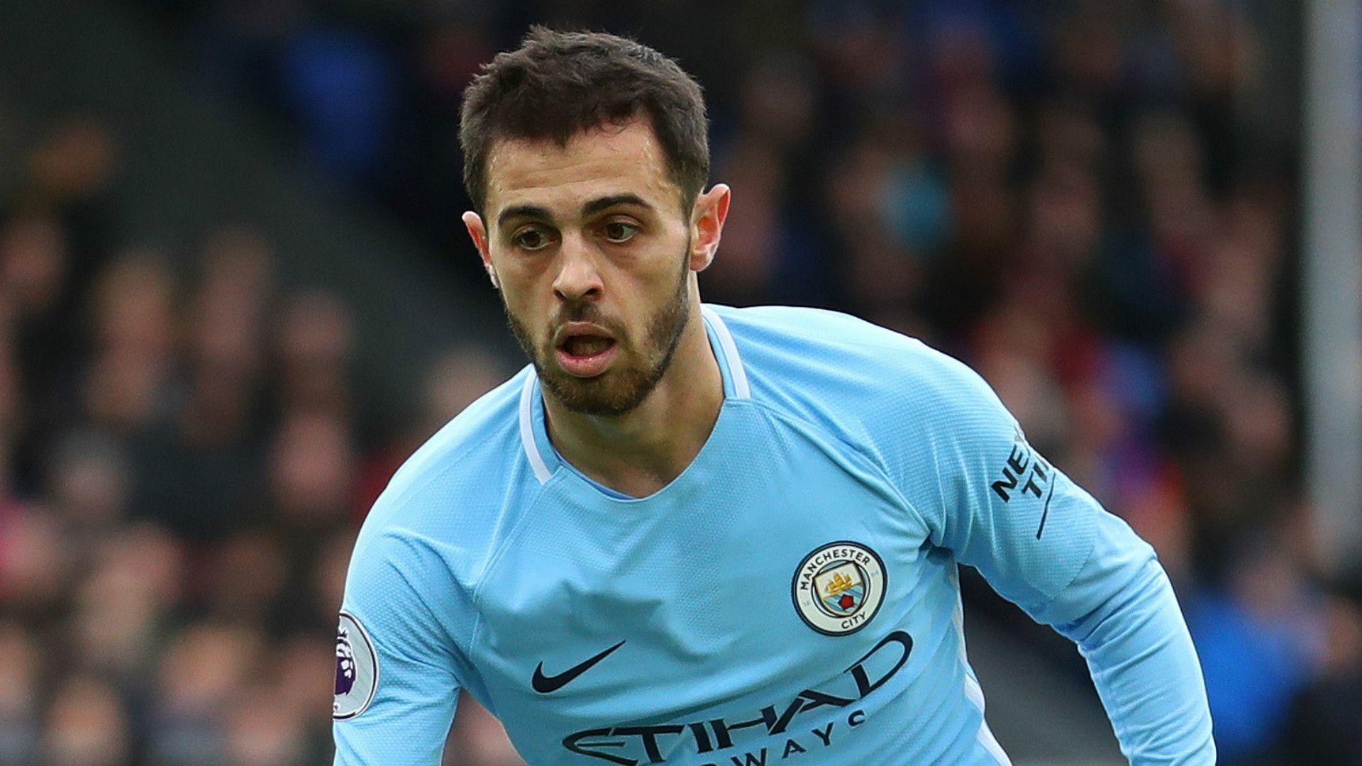 Bernardo Silva calls on referees to ´do their job´ and protect Man