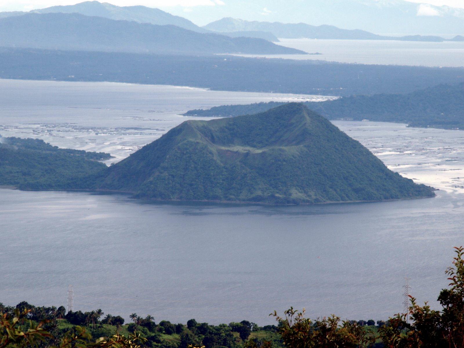 File:Taal Volcano