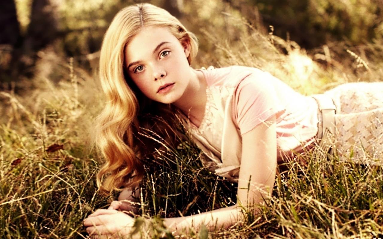 Hollywood All Stars: Elle Fanning Hd Wallpapers