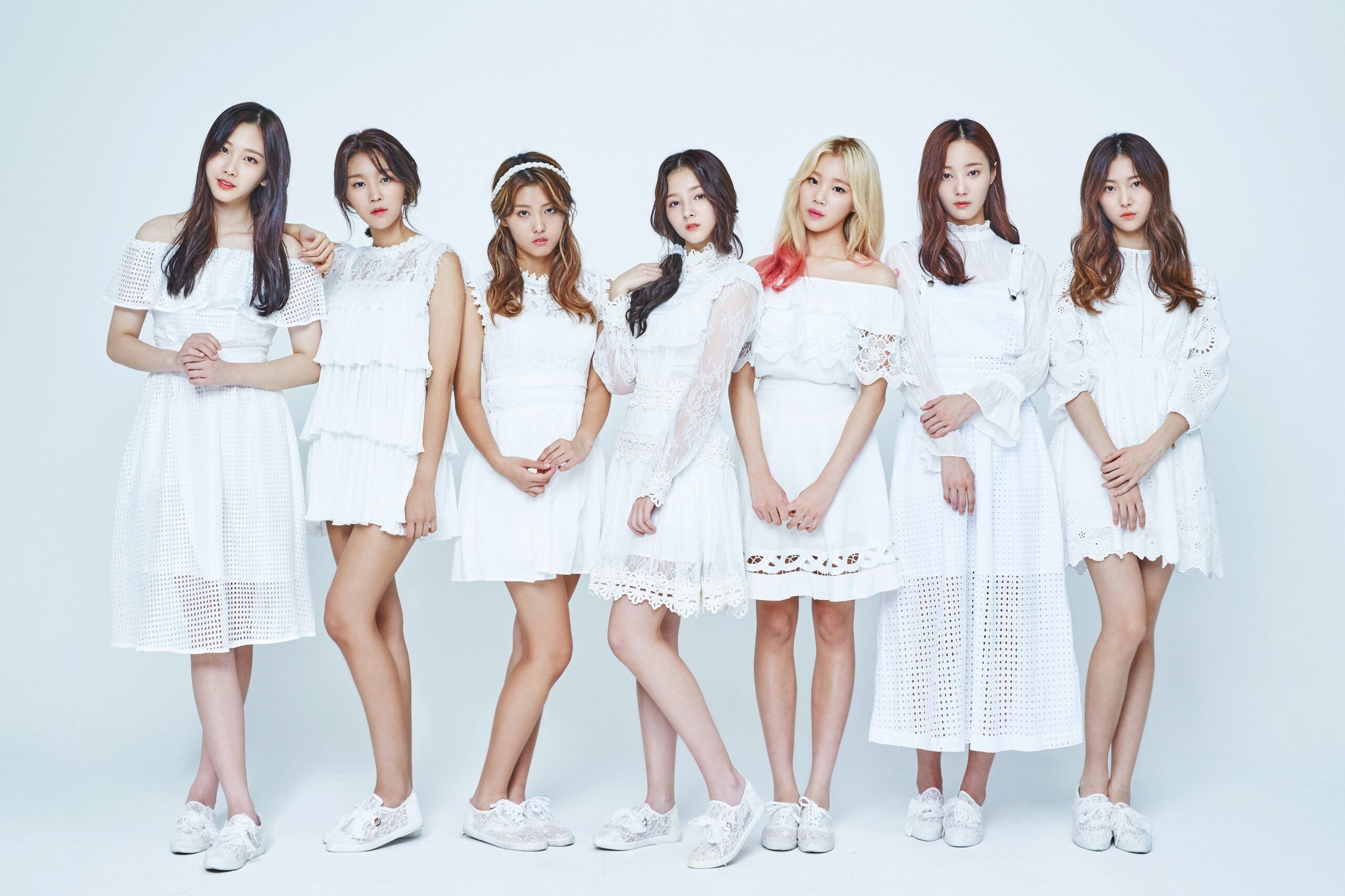 MOMOLAND release stunning profile image!