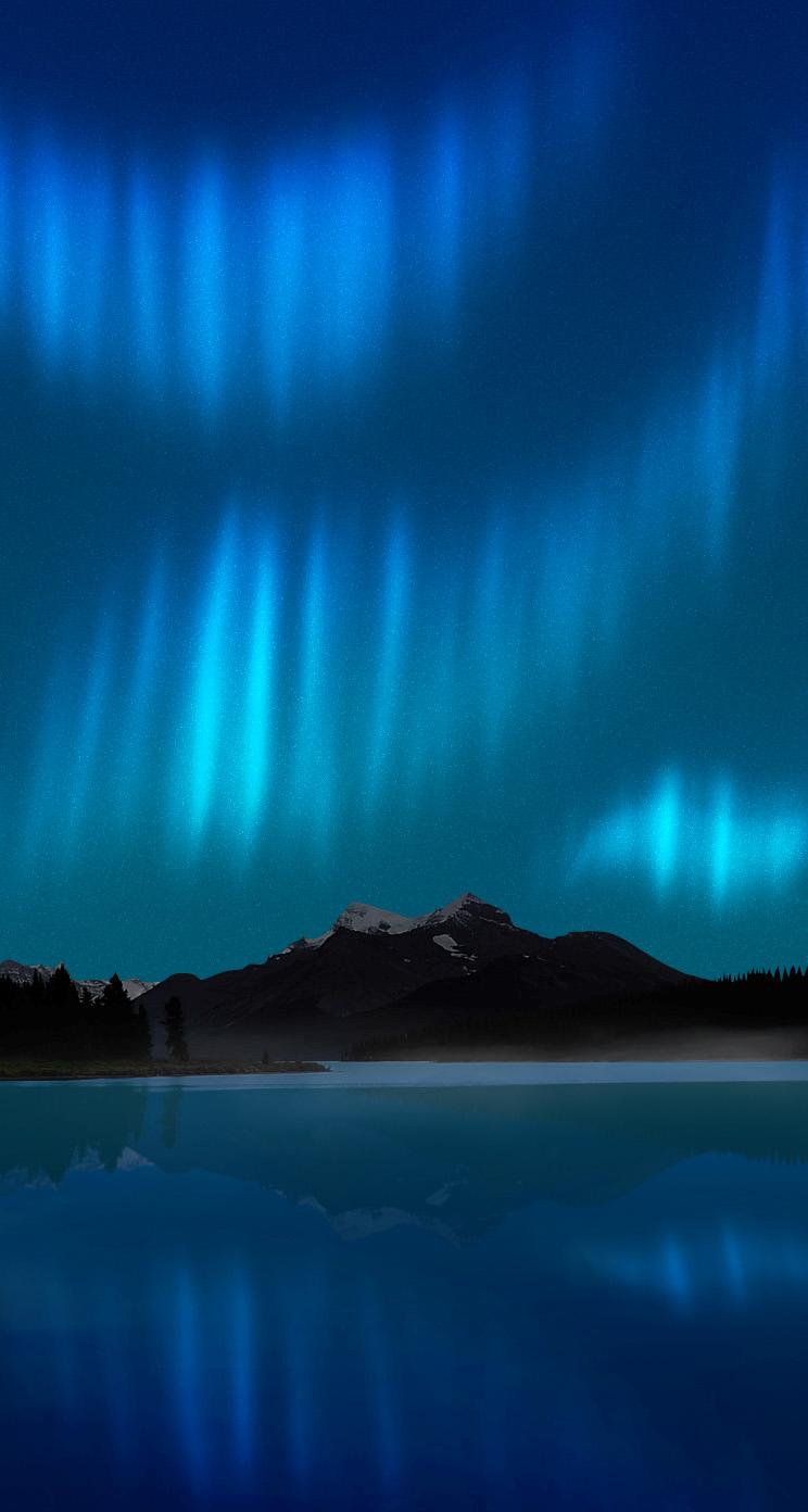 Northern Lights Lake Reflection iPhone 5 Wallpapers HD