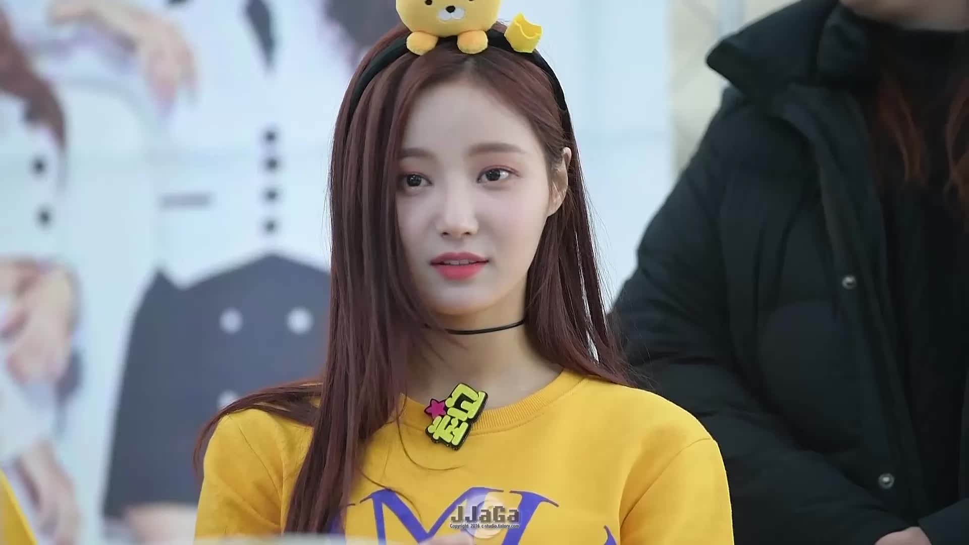 Yeonwoo GIF