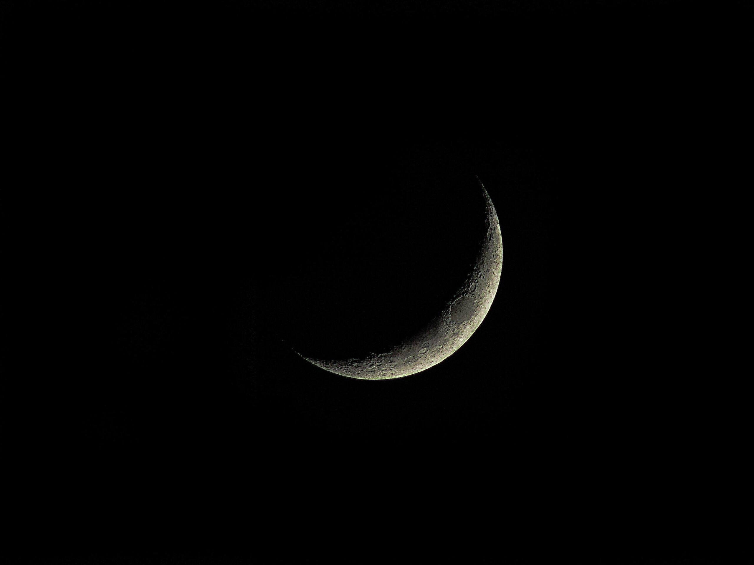 Crescent Moon · Free Stock Photo